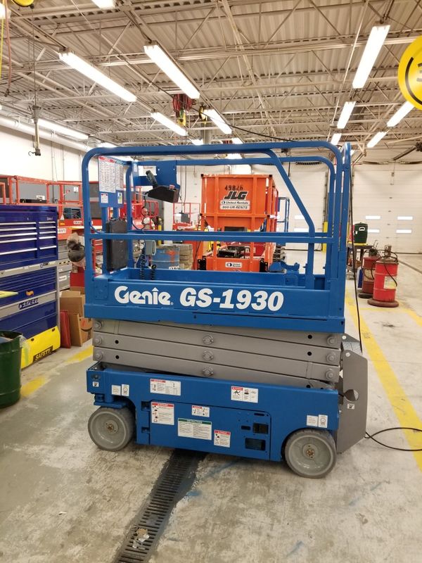 Genie 19ft Scissor Lift for Sale in Irving, TX - OfferUp