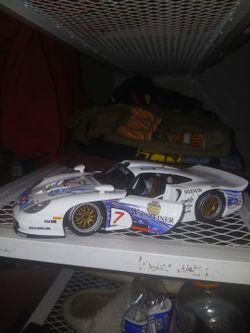 Diecast 1/18 Porsche GT1 Warsteiner #7 Diecast Model Car