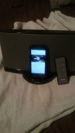 Bose speaker with remote control sound great sale or trade