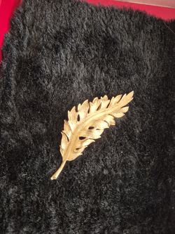 Vintage Coro Leaf brooch