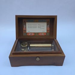 Vintage REUGE Swiss Music Box (CH 3/50) - Mozart 3 Songs