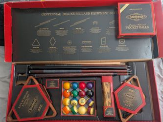 Brunswick Deluxe Billiard Equipment Set
