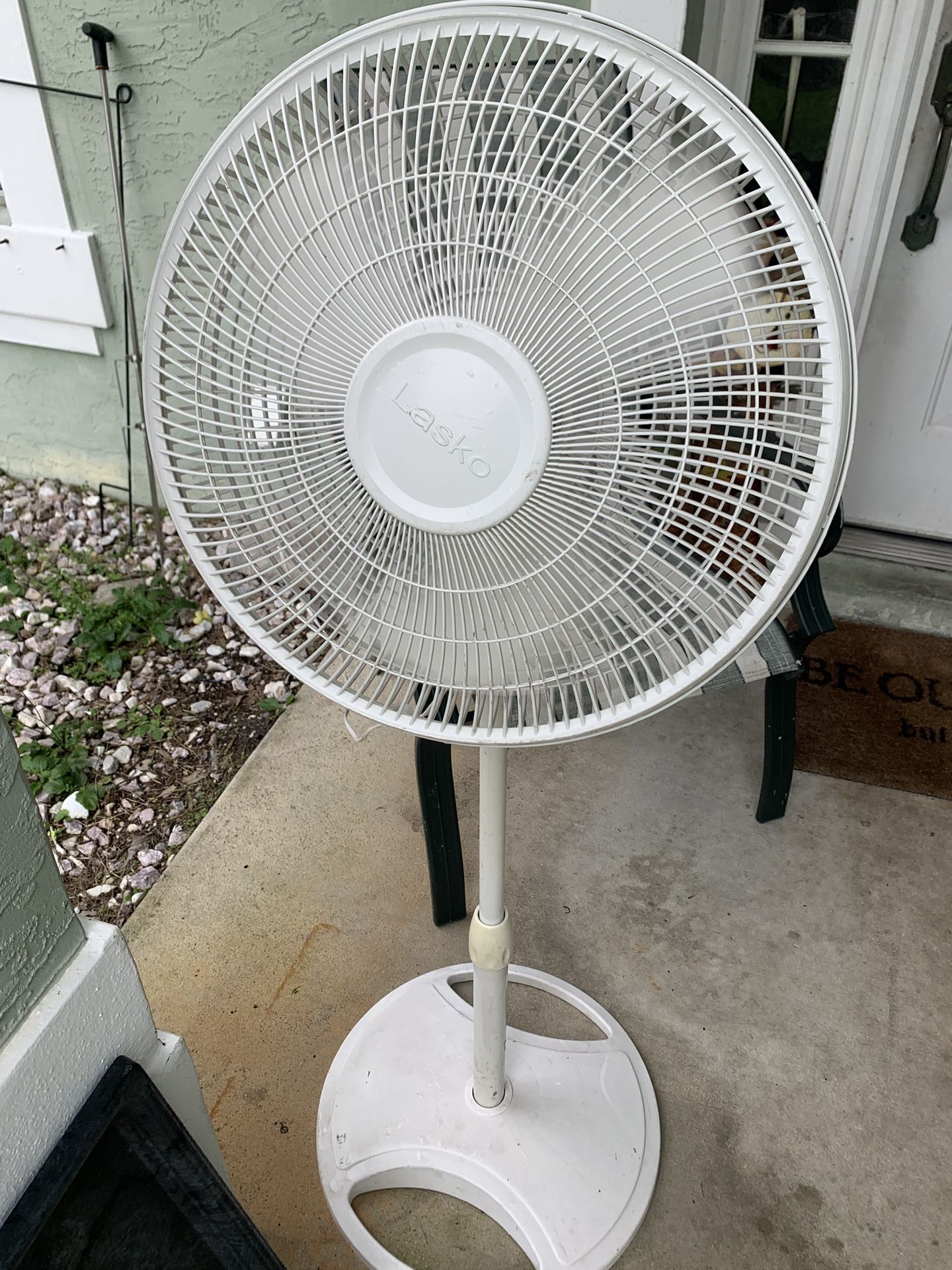 Oscillating Pole Fan