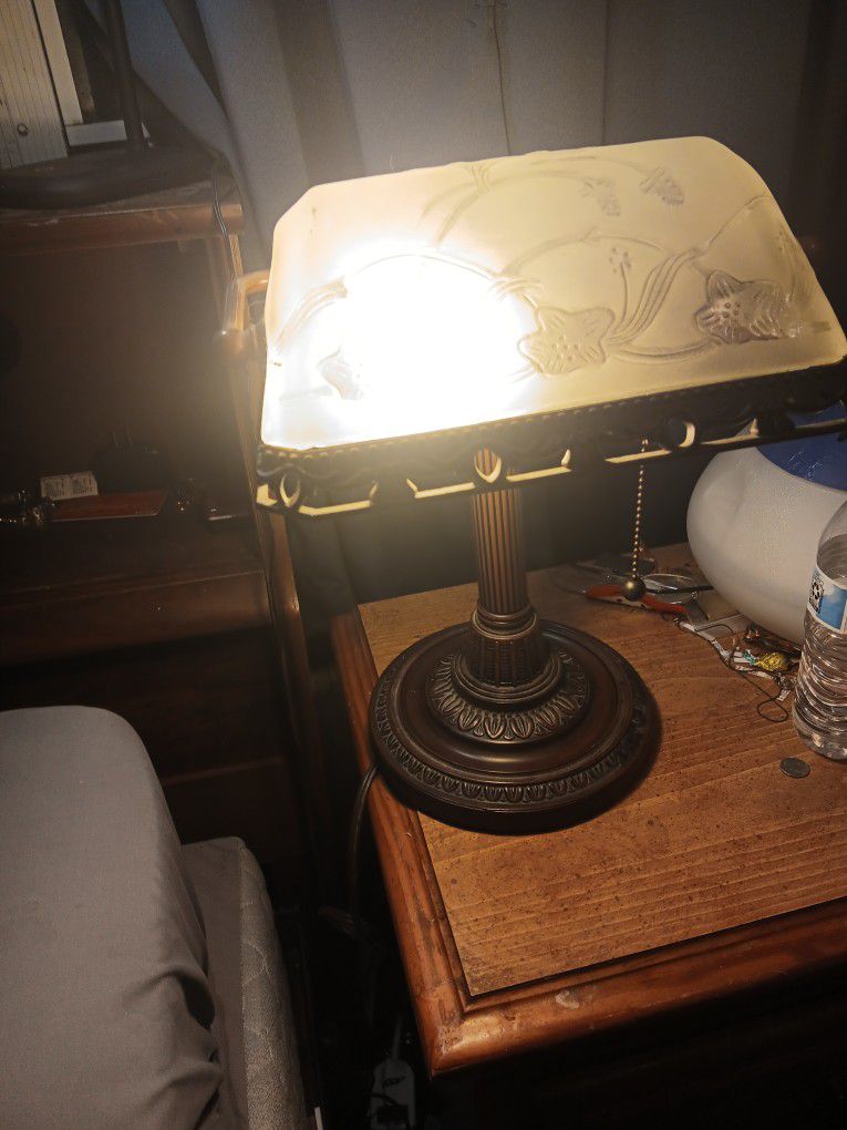 Vintage  Bronze Tonen Banker Lamp