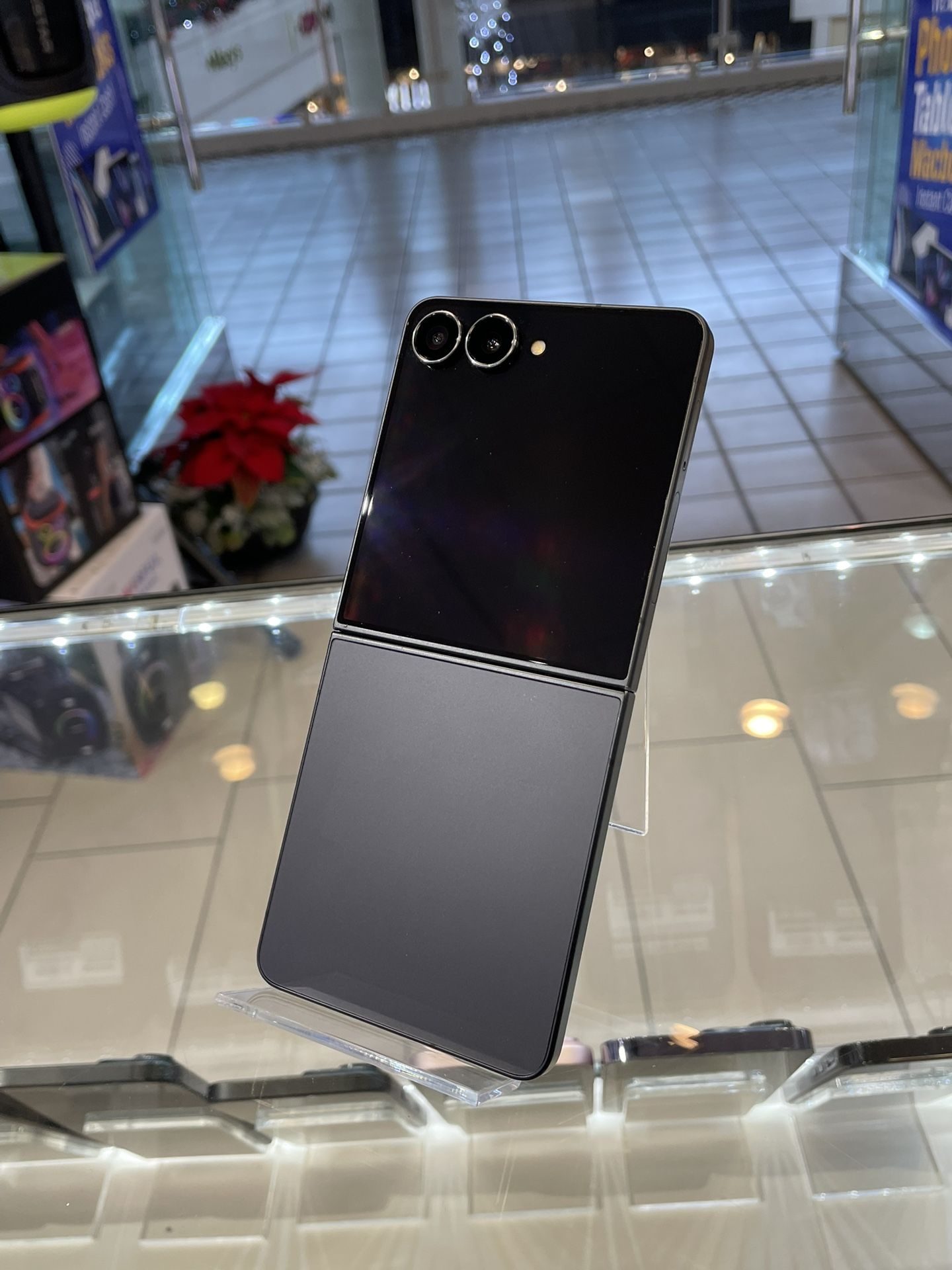 Samsung Galaxy Z Flip7 256gb AT&T Cricket