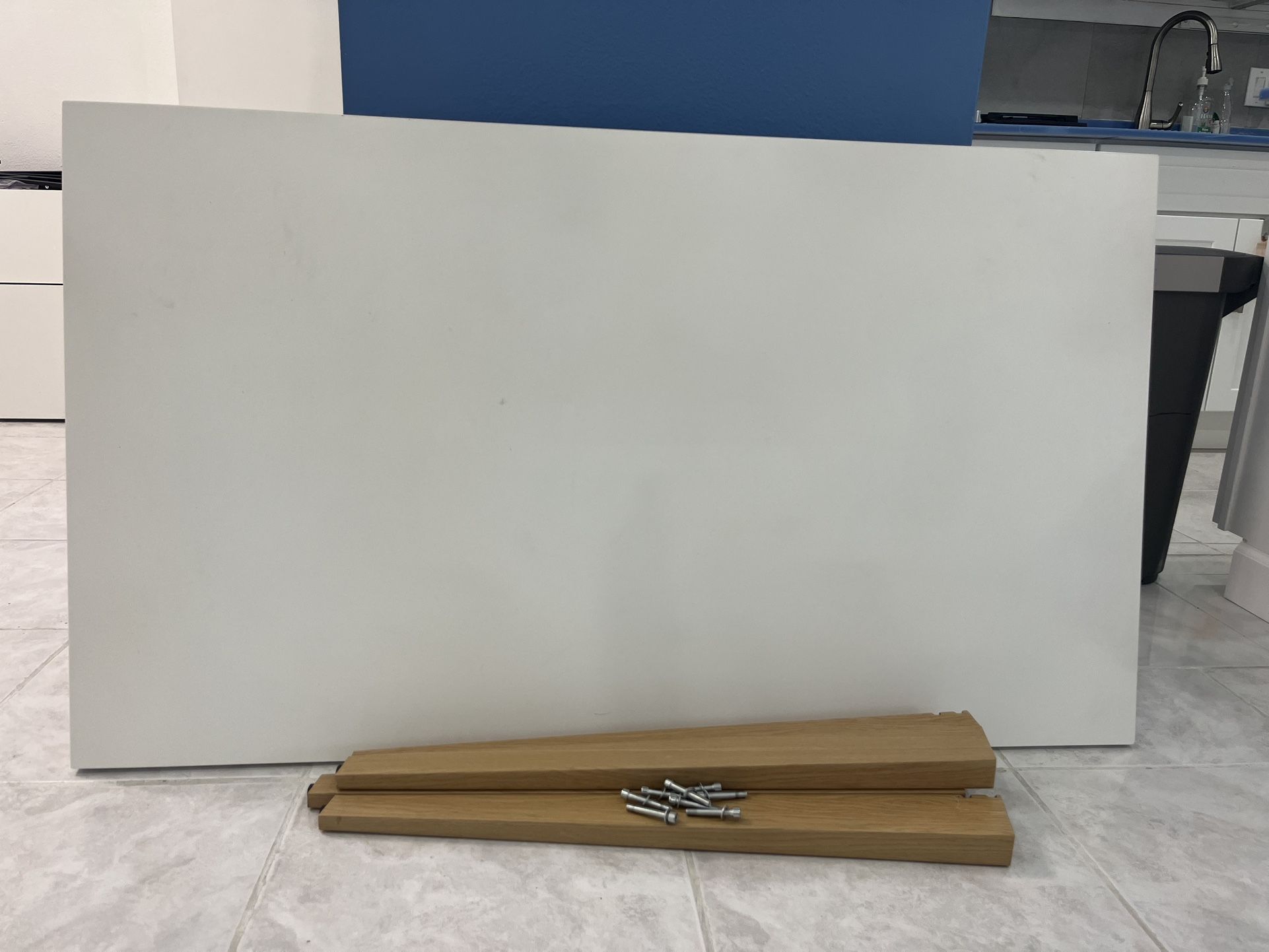 Table For 6 People