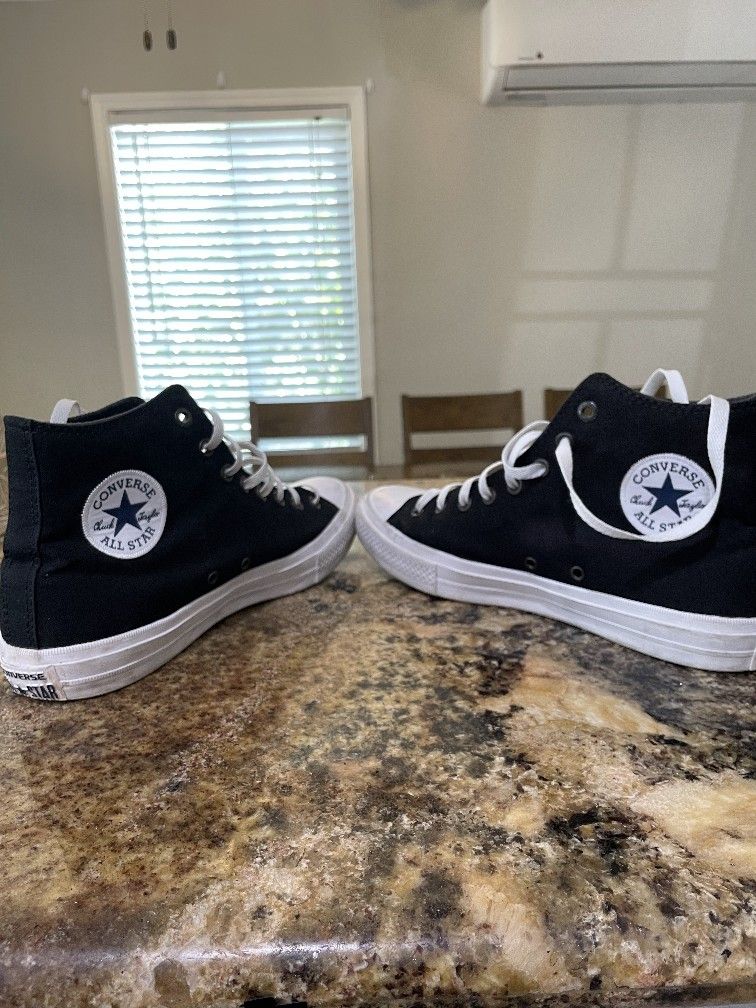 Converse All-Star Black And White (Men's10 / Women's 12)