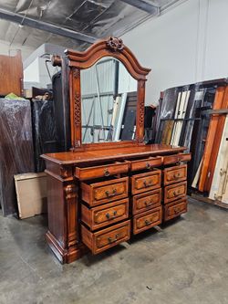 Dresser
