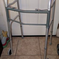 LIGHTWEIGHT ALUMINUM FOLDING WALKER