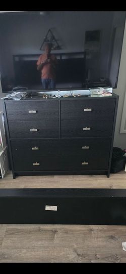 Black 6-Drawer Dresser with Metal Handles