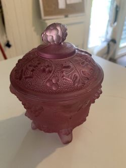 Vintage Sabinware pink purple glass trinket box with grape design.