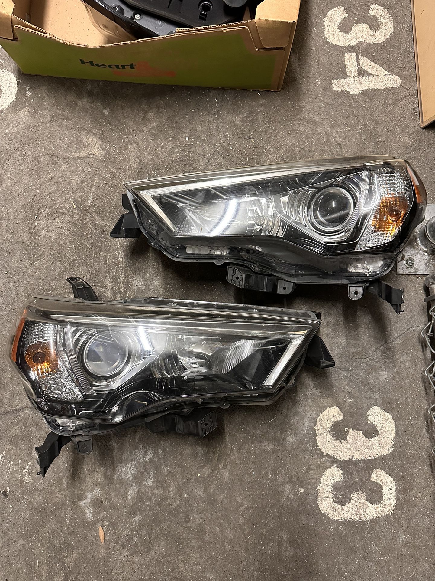 2016 Toyota 4Runner Headlights 