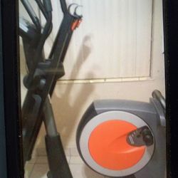 Elíptica (Favor Ver Mis Otros Artículos) Gracias 