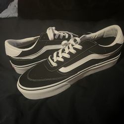 Women’s 10.5 Vans Platform Brand New