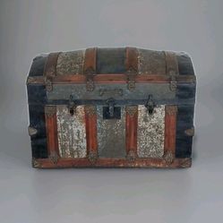 Antique Dome  Trunk