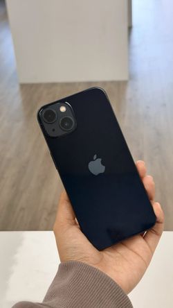 Apple - iPhone 13 6.1" (Unlocked) (Pre-Owned) / Storage: 128GB / Grade: Good / Color: Midnight