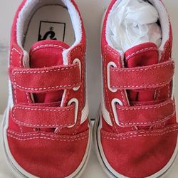 RED KIDS VANS IN GREAT CONDITION SIZE 6C 