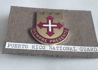 Puerto Rico National Guard DUI Unit Crest Army Miltary Siempre Presente Pin P56