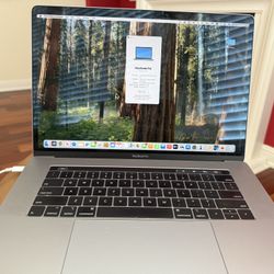 Apple 15.4in MacBook Pro Laptop 