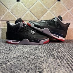 -Jordan 4 “Bred reimagined” -Size 8.5M -Og all -Used x1 