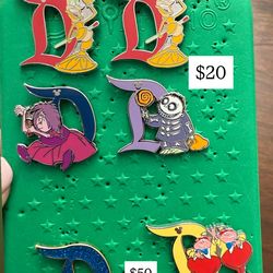 Disneyland D pins hidden Mickey