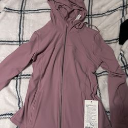 lululemon nulu jacket.