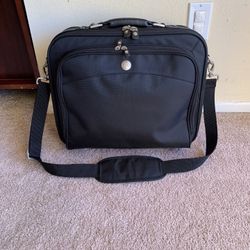 Like New - Dell Professional Laptop Briefcase 15-17" Heavy Duty Nylon Messenger Bag Black