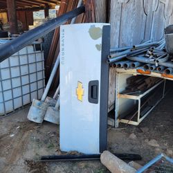 2010. Chevy Silverado Tailgate 