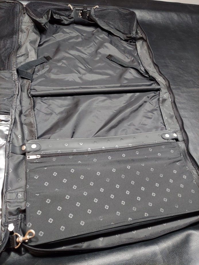 Samsonite Hanging Bag
