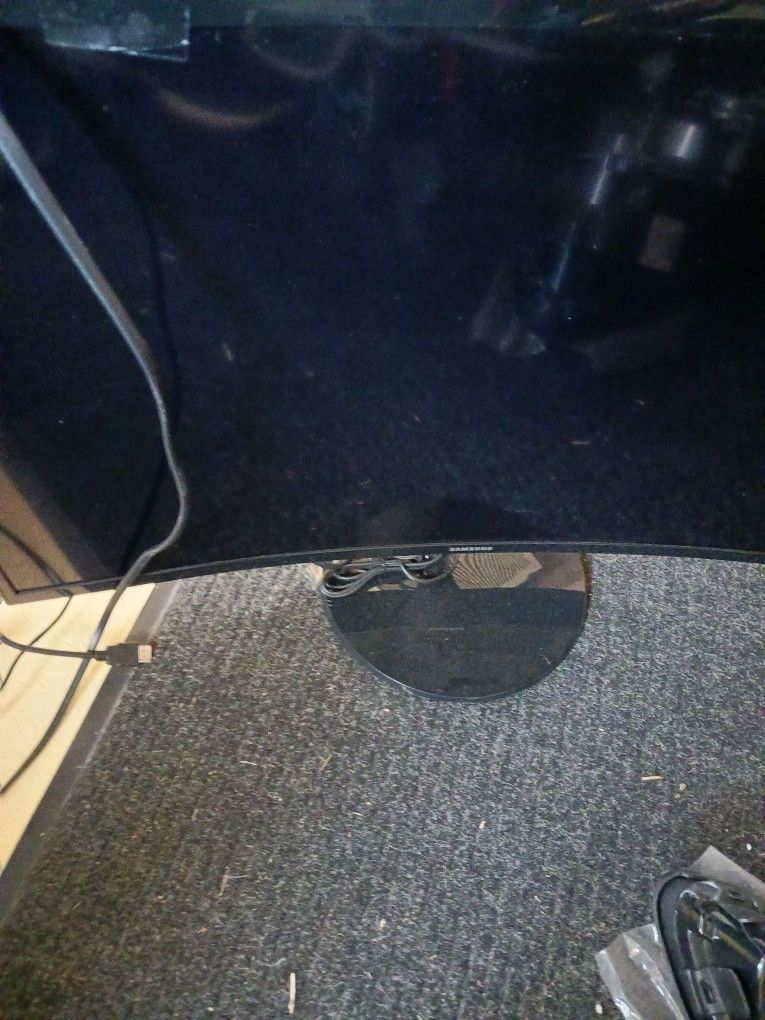 Samsung Curved Gamers TV W/ TV Recepter Adapter