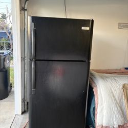 Black Fridge Apt Size 
