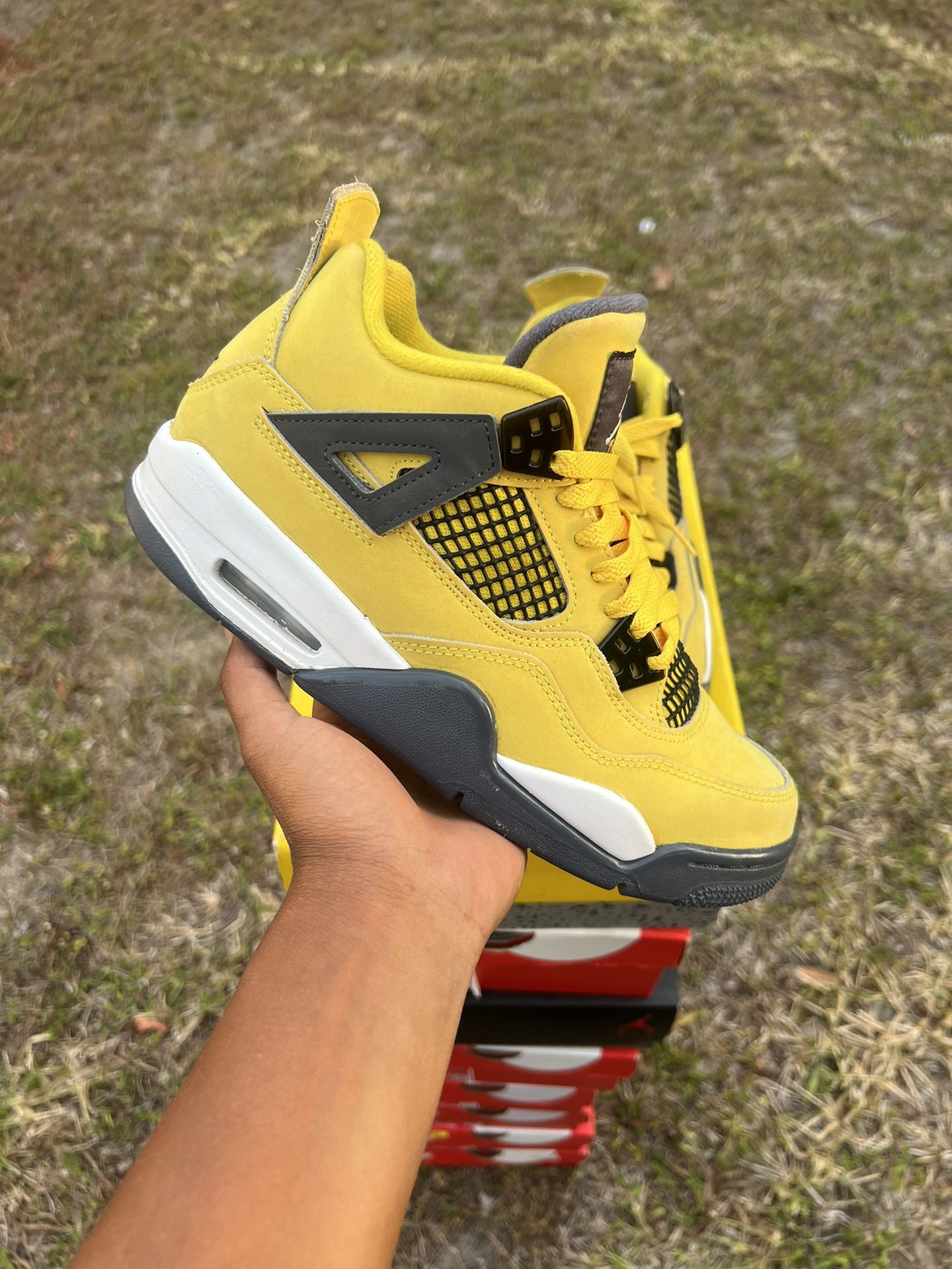 Jordan 4 Lightning 