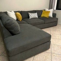 High Quality Sectional Couch From Jerome's 