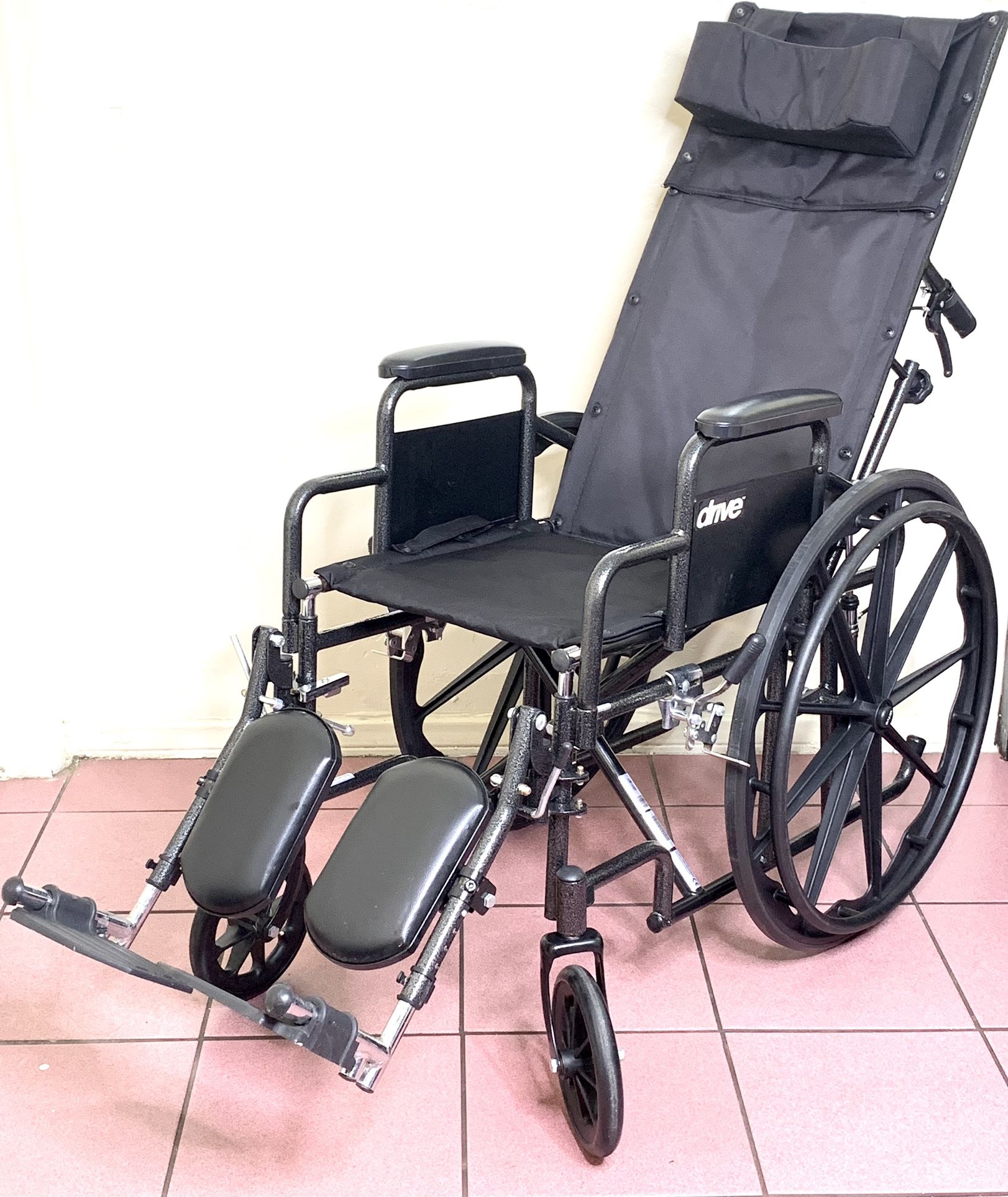 Recliner Ultralight Weight Wheelchair 18” With Elevated Footrest New New New 🆕