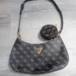 GUESS Top Zip Shoulder Bag w/ coin pouch Excellent Condition 