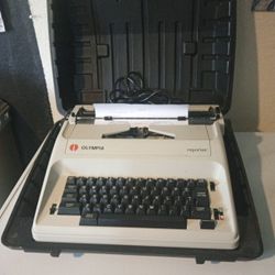 New Type Writer  Has Ink Cartridges..