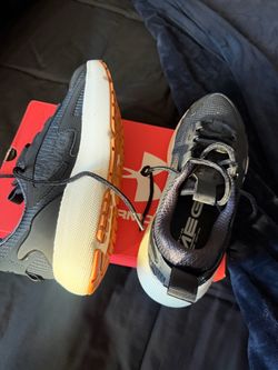 Under Armour Low-Top Sneakers