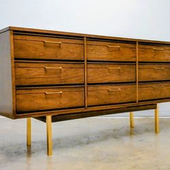 Mid-Century Modern 9-Drawer Walnut Dresser