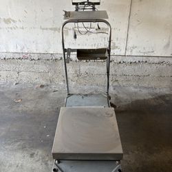 Ohaus Defender 5000 Industrial Scale T51P – 250 lb Capacity – Works Great