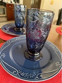 Vasos grandes  y 2 platos