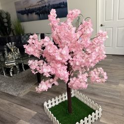 Pretty Artificial Plant Flower 4 Ft Tall Comes With Floor Base  Decoration! Brand New 