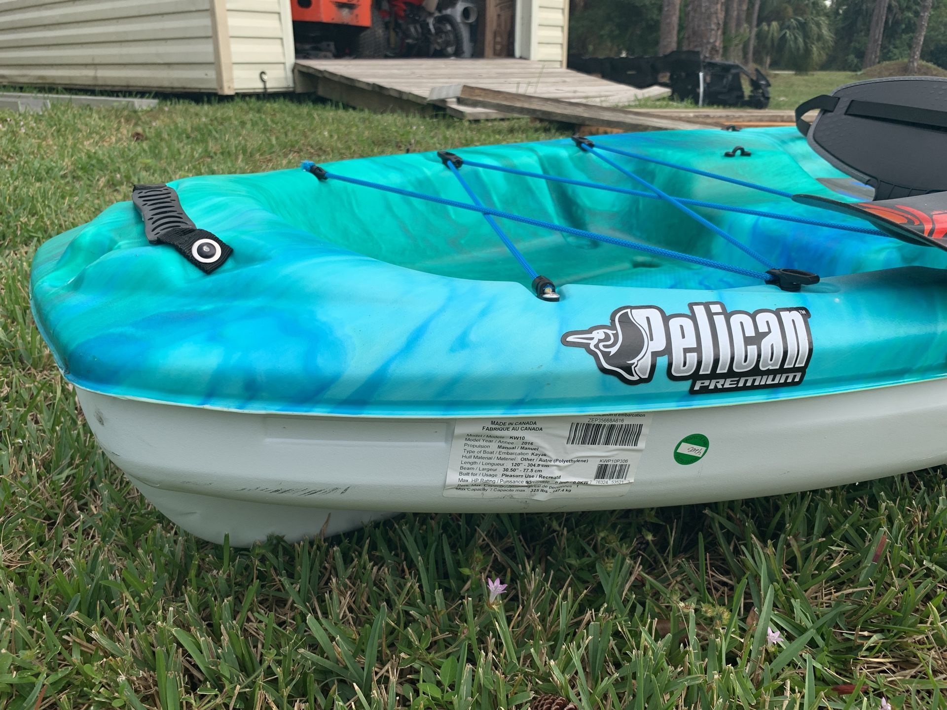 Pelican odyssey 100x Kayak with carbon fiber adj. paddle for Sale in