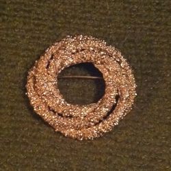 Vintage Napier brooch pin gold tone wreath circles design nugget finish