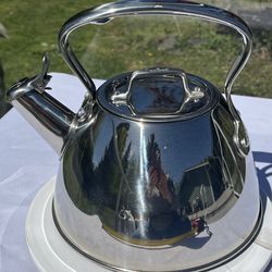 ALL CLAD Gourmet Accessories, Stainless Steel Stovetop Tea Kettle, 2 quarto