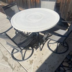 Patio Table & Chairs 