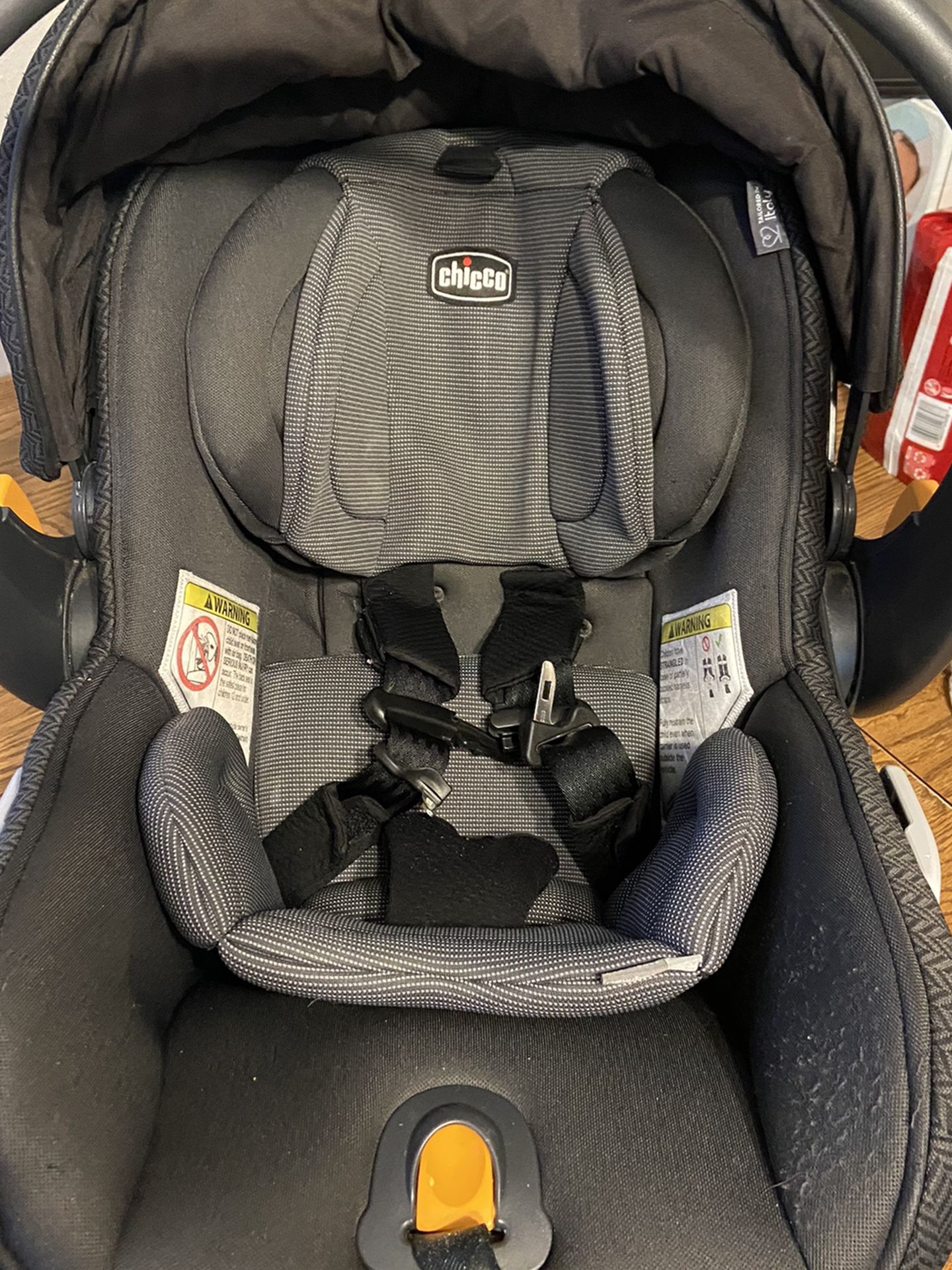 Chicco Fit 2 With Base And Stroller