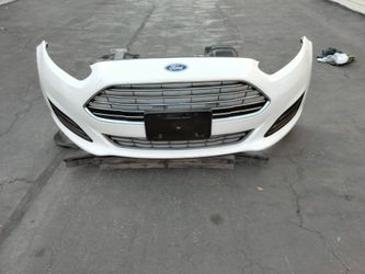 2014-2019 Ford Fiesta complete front bumper with all the accessories OEM