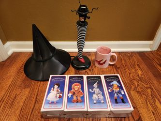 ☄️FREE Offer ~ Read Post☄️Halloween/Wicked Witch/Wizard of Oz Table Lamp w/ Fabric Shade~Ruby Slipper Mug ~Vintage Christmas Tree Ornaments