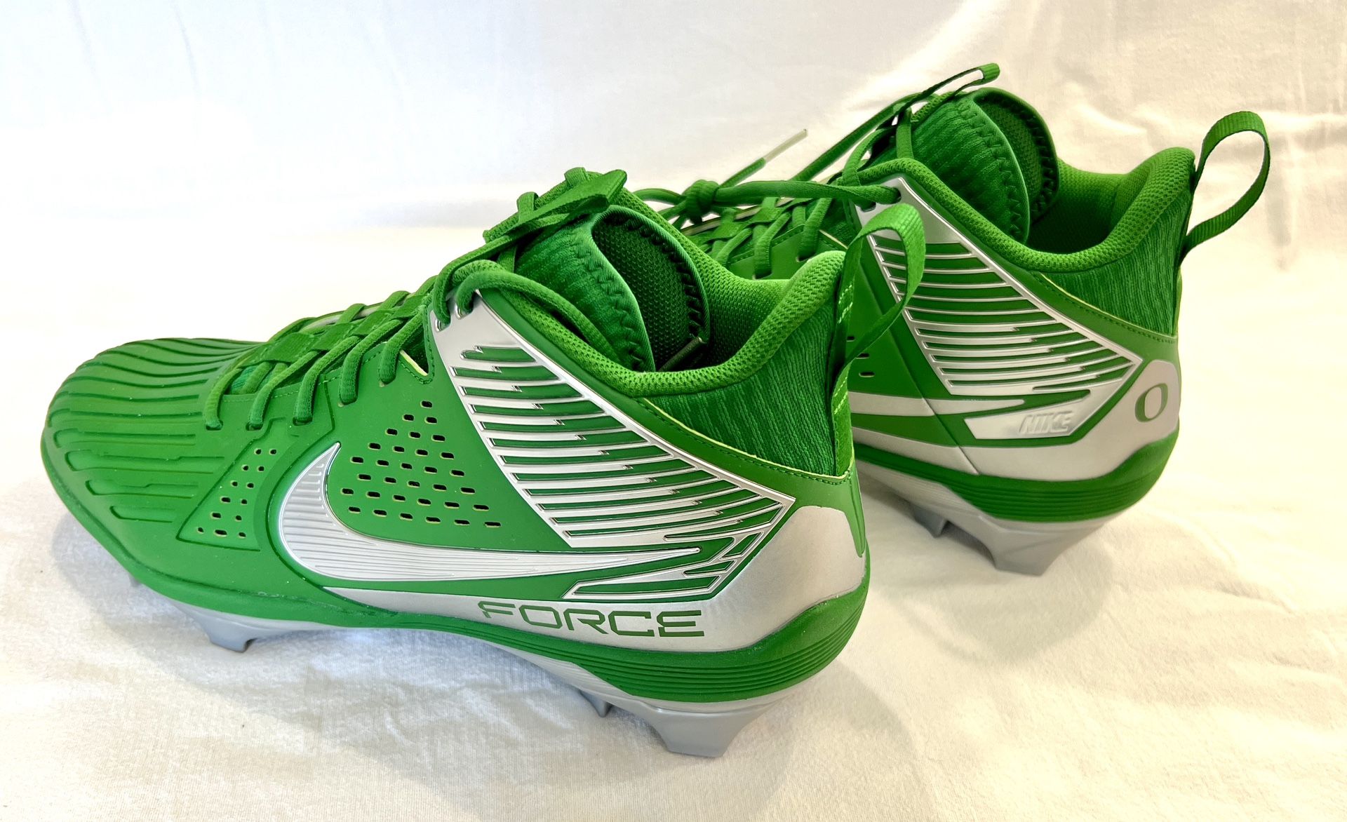 Team Issue Oregon Ducks Nike Cleats