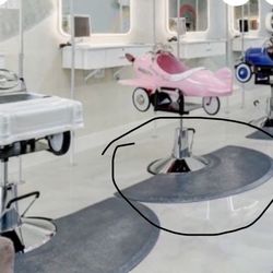 8 High Quality Stylist Mats 